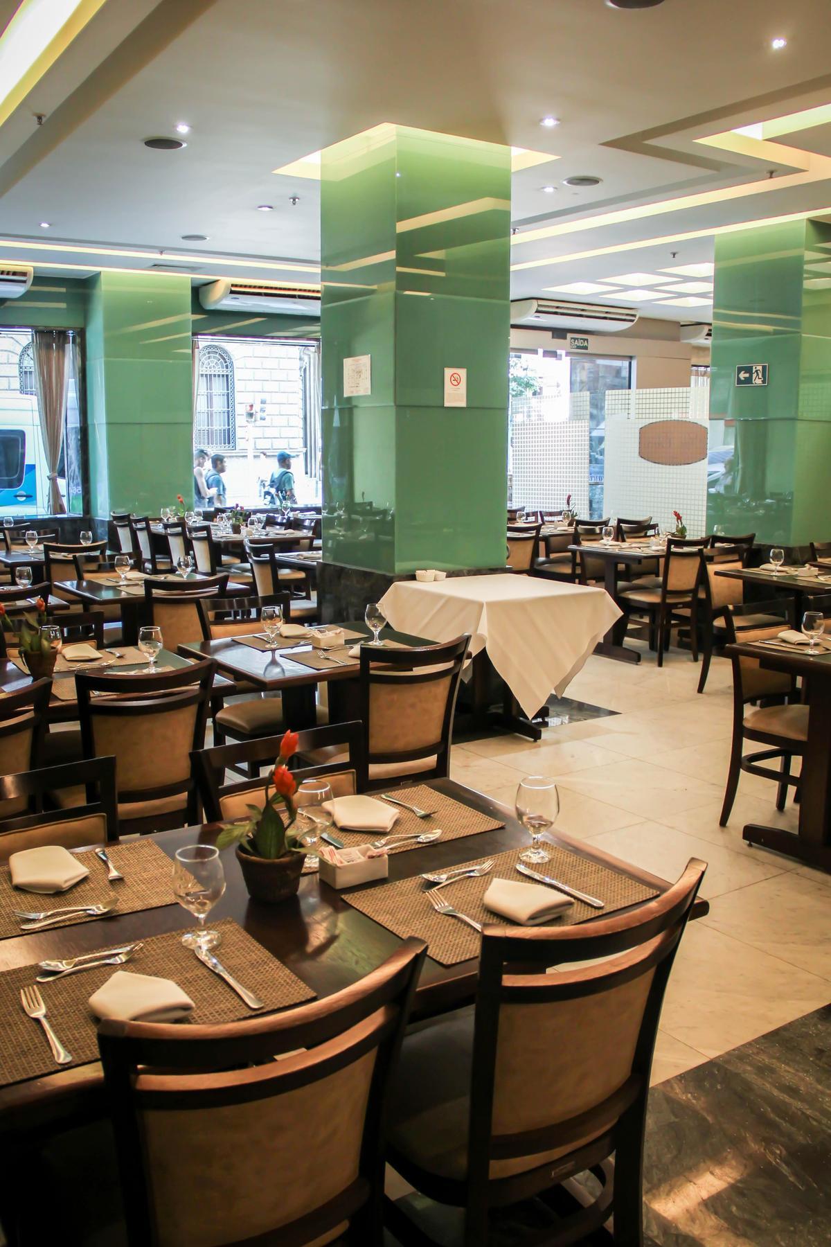 Hotel Atlantico Tower Rio de Janeiro Bagian luar foto Interior of a restaurant in Porto Alegre, Brazil.