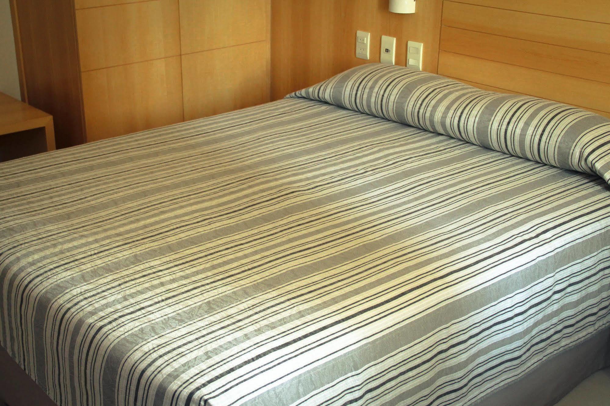 Hotel Atlantico Tower Rio de Janeiro Bagian luar foto A double bed